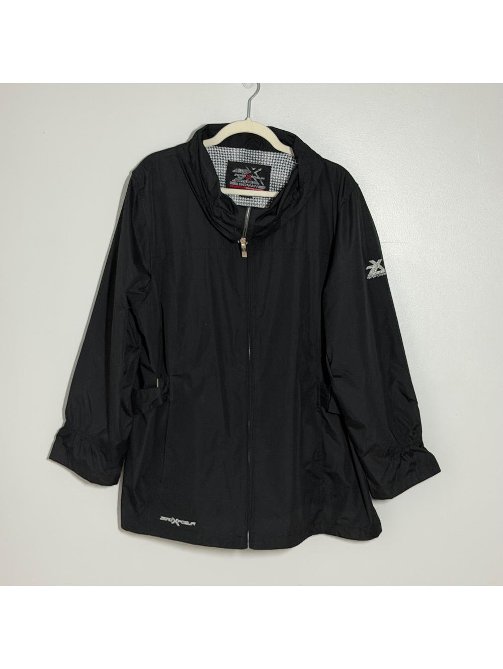 ZeroXposur Women’s 1X Black Lightweight Hooded Rain Jacket Windbreaker